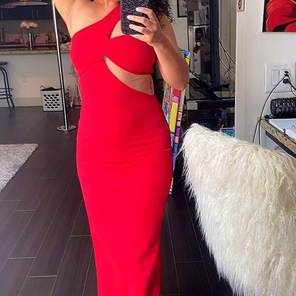 Fashion-nova Women's Red Dress - Picture 2 of 3